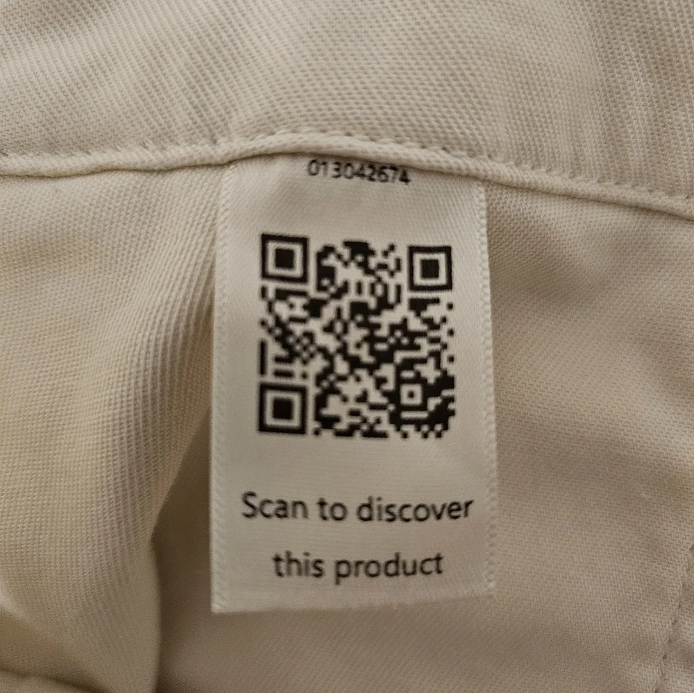 Universal‎ Thread Creaam Cargo Pants Size 6